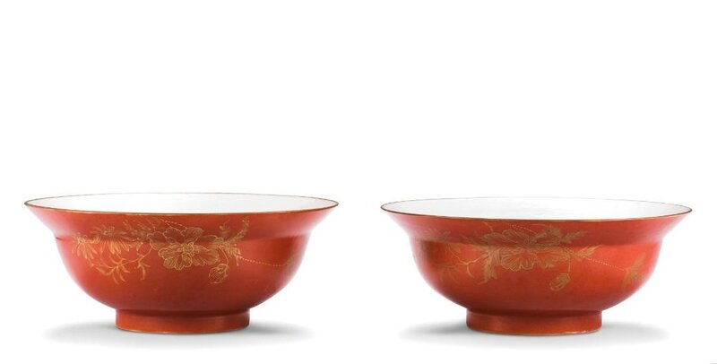 A pair of coral-ground bowls, seal marks and period of Qianlong (1736-1795)