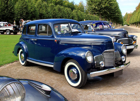 Studebaker_champion__G1__berline_de_1939__9_me_Classic_Gala_de_Schwetzingen_2011__01