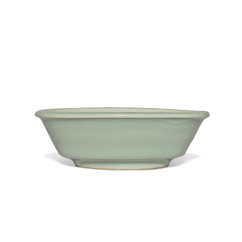 A 'Longquan' celadon-glazed washer, Southern Song dynasty (1127-1279)