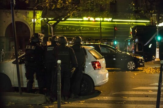 4809651_6_ae1c_pendant-l-attaque-terroriste-au-bataclan-a_08820f8f0ac5595f2af6ebdafb1d87b4