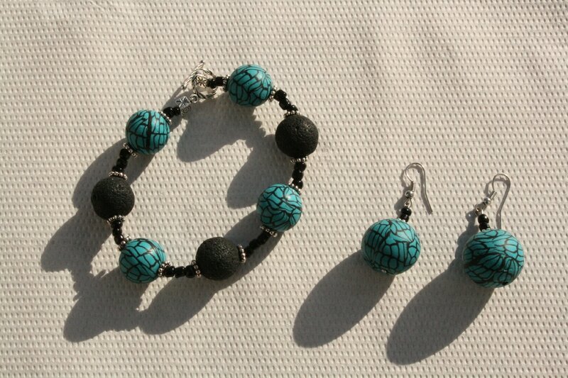 bracelet et boucle d'oreille noir turquoise