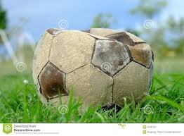 Résultat de recherche d'images pour "ballon foot dégonflé"