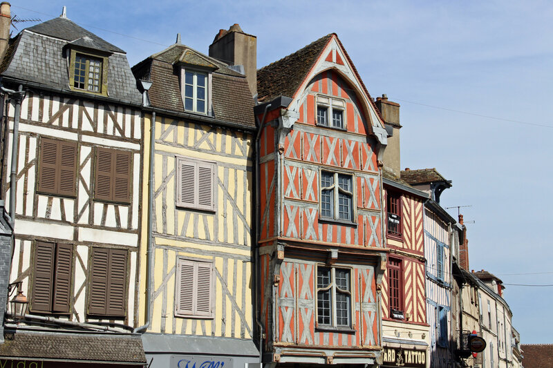 Auxerre Place Charles Surugue - Crédit Photo E.Richecoeur