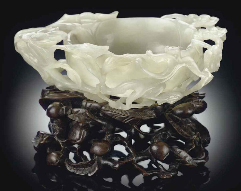 2011_NYR_02427_1490_000(a_white_jade_flower-form_water_coupe_17th_century)