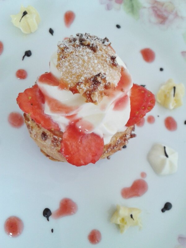 choux à la fraise ( du chef du Custos)