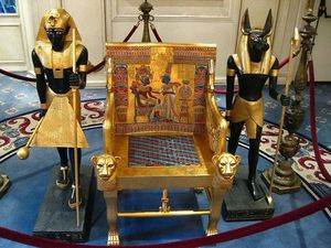 Toutankhamon pharaon throne