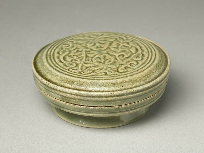 Greenware circular box and lid with floral design, Yue kiln-sites, 10th century, Five Dynasties Period (AD 907 - 960)