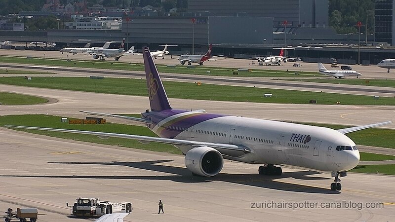 Boeing_777_3D7__HS_TKY__Thai_Airways_1