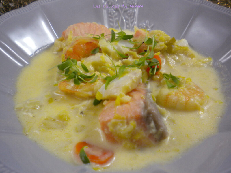 Nage safranée de poissons et gambas 5