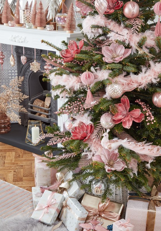 bandm_xmas_2021_pink_xmas_tree