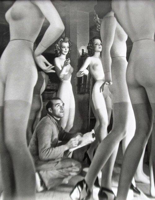 Robert-Doisneau-Atelier-de-Pierre-Imans-1945