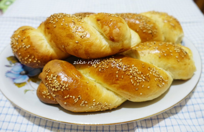 petits pains briochés torsadés au lait 2