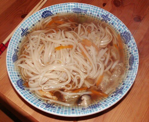 recettes entrees Soupe de nouilles udon au poulet et champignons shiitake