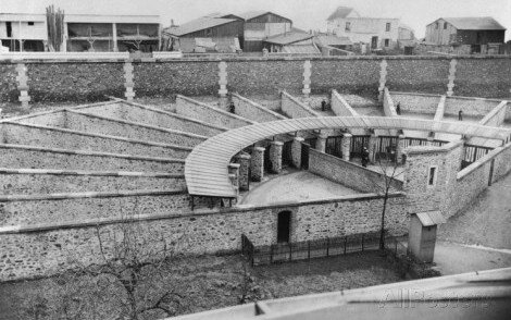 walks-of-the-mazas-prison-paris-c-1900