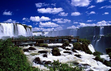 waterfalls_foz_do_iguacu_parana_photo_gov_tourist_ministry