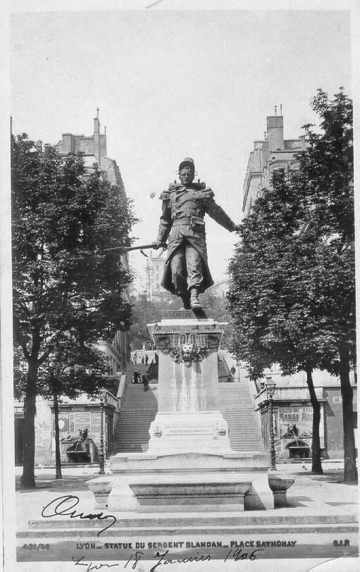 statue sergent Blandan place Sathonay Lyon 1