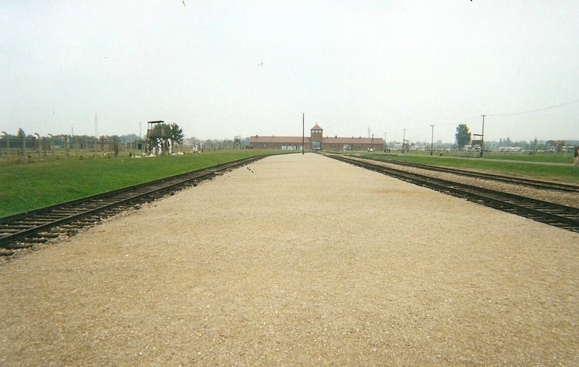 Birkenau, la porte de l'Enfer et plateforme (Pologne)