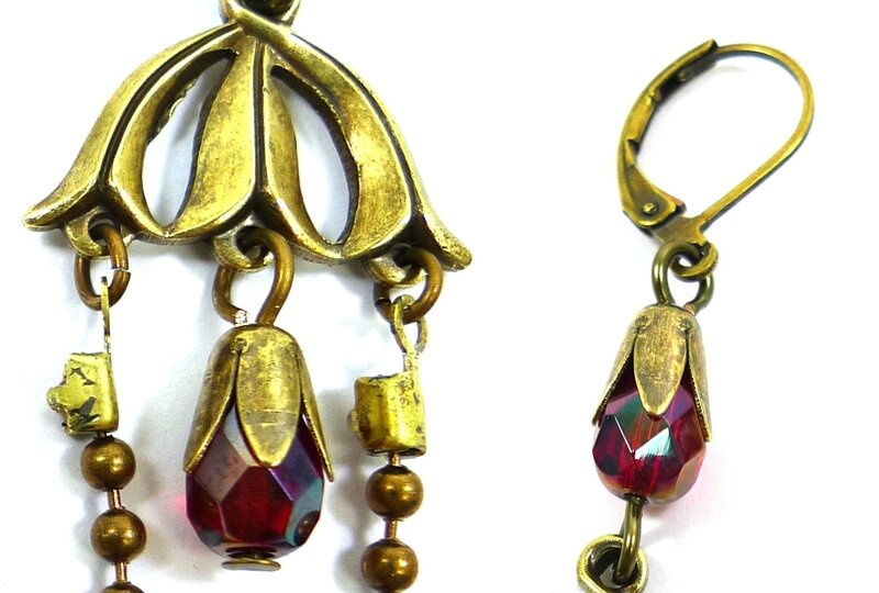 Vintage-jewelry-making-ideas-handmade-chandelier-earrings-step2