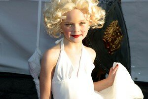 marilynlooklike_elle_fanning_2004_10_30_halloween_5_1