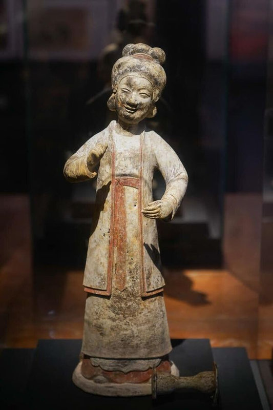 Terracotta Female Musician, Five Dynasties and Ten Kingdoms period