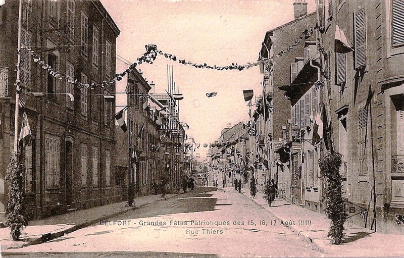 3 1919 08 15 Belfort CPA Fêtes patriotiques Rue Thiers