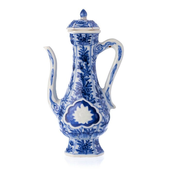 Blue and white wine pitcher, China, Kangxi period