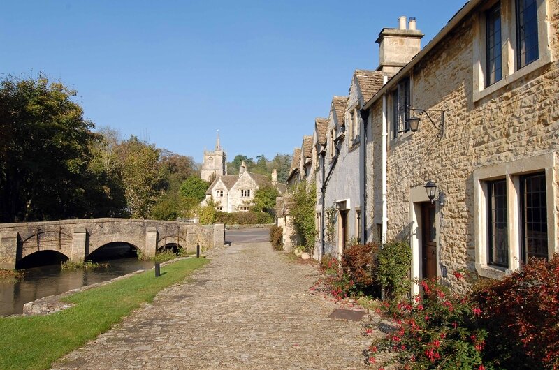 castle-combe-village-1mb