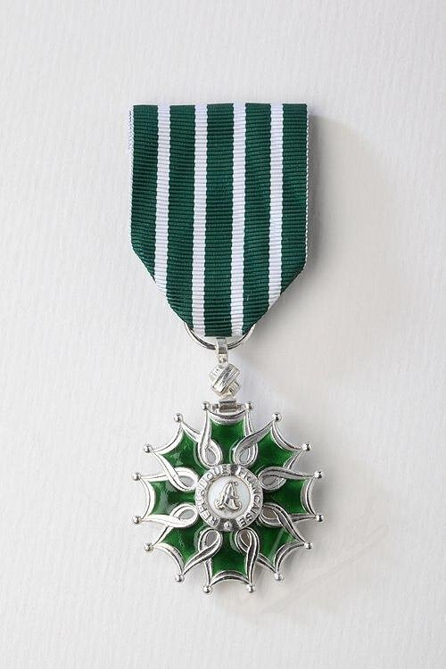 1442335459-chevalier-des-arts-lettres-recto