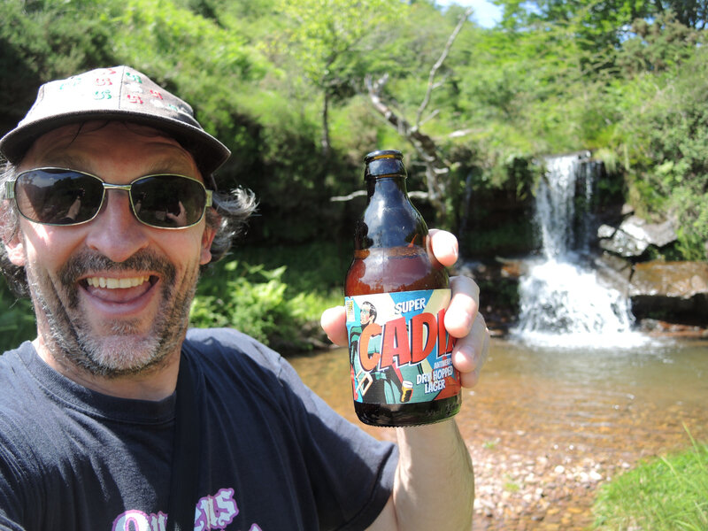 Jénorme se boit unebonen bière à la cascade d'Itsasi (64)