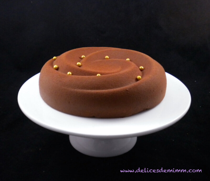 Spirale chocolatée sur brownie aux noix 5