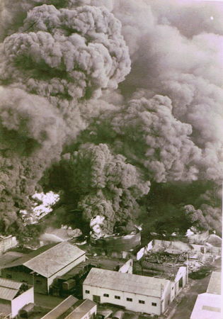 Incendie_des_cuves_sur_le_port_25_juin_1962_22