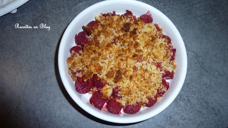 crumble_de_brioche_aux_framboises1