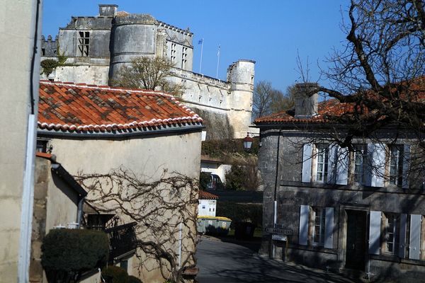 Bouteville chateau