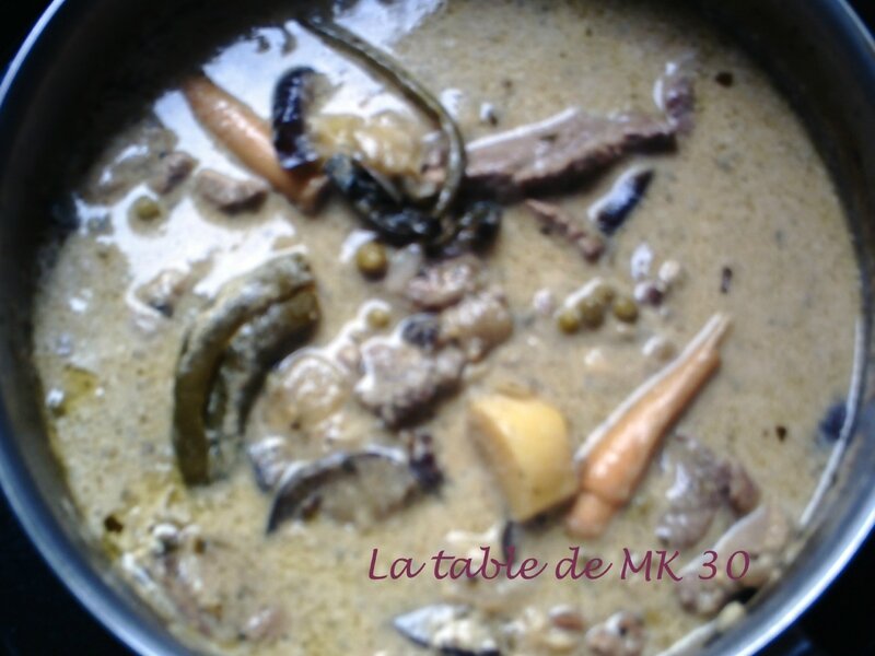 TRAVERS DE PORC CURRY VERT THAI