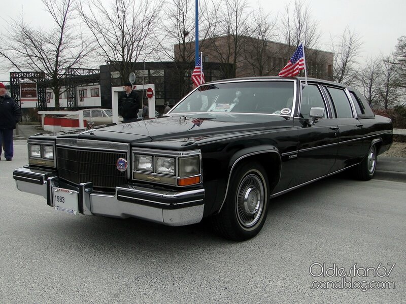cadillac-fleetwood-limousine-1983-01