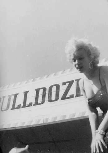 1954-02-18-korea-2nd_division-bulldozer_bowl-034-3