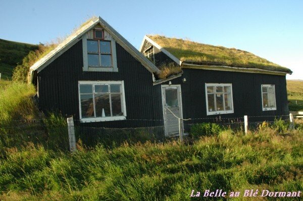 L'AJ de Fljotsdalur est une ancienne ferme en tourbe.