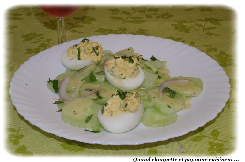 oeufs mimosa sur lit de salade-5468