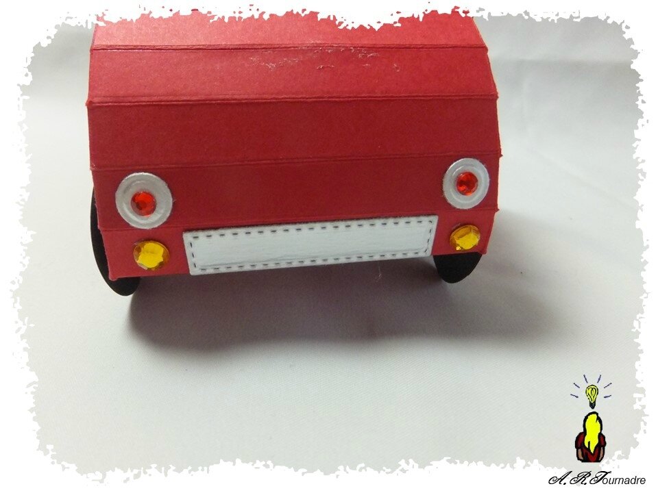 ART 2018 03 voiture rouge 6