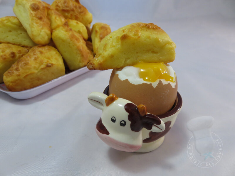 Oeuf à la coque, mouillettes financier au fromage