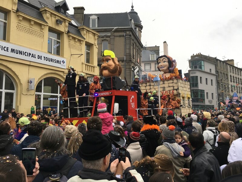 Carnaval de Granville la Grande Cavalcade dimanche 7 février 2016 char pompiers cours Jonville