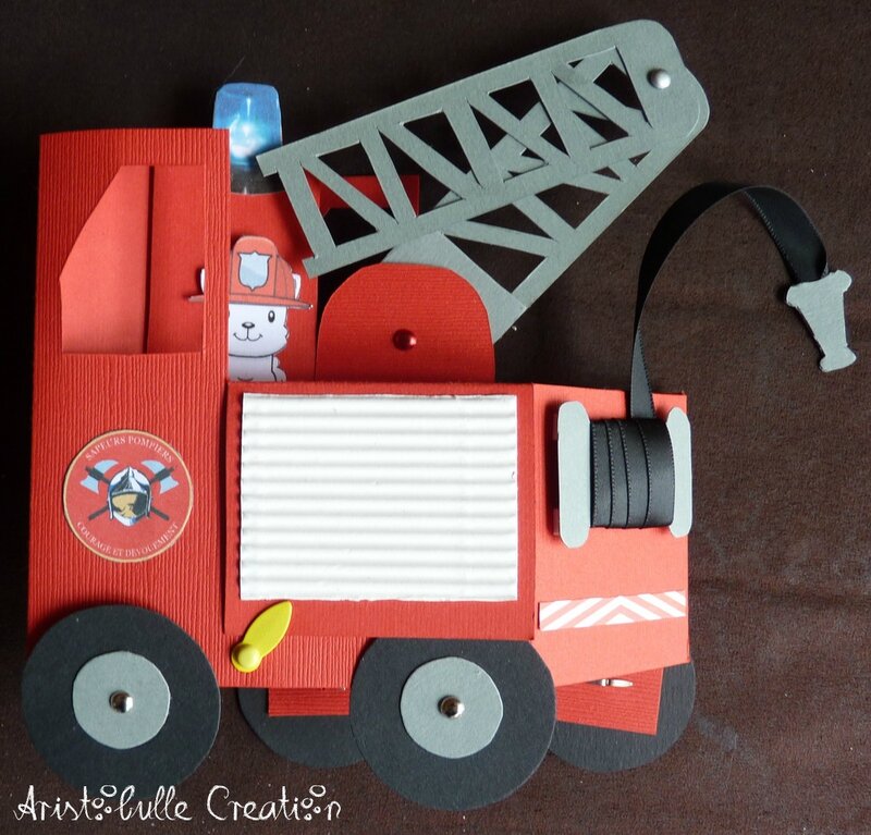 Card-in-a-box camion de pompier - pliée