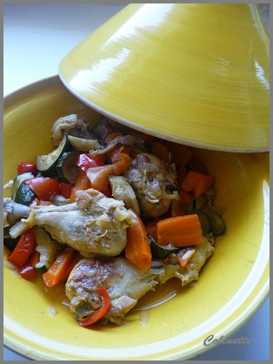 tajine de poulet carottes poivrons et courgettes 01