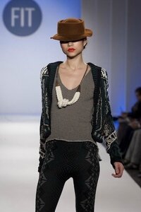 11-Whitney-Bender-knit-knitwear-fashion-20120502_GradFashion_01_034