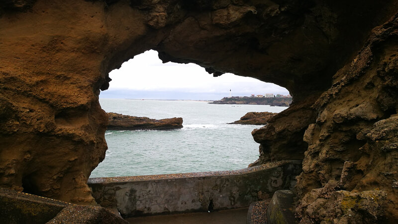 Biarritz, Rocher de la Vierge, le trou