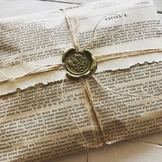diy_wrap_gift_wax_seal_newspaper