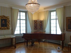 Le salon avec le piano Erard