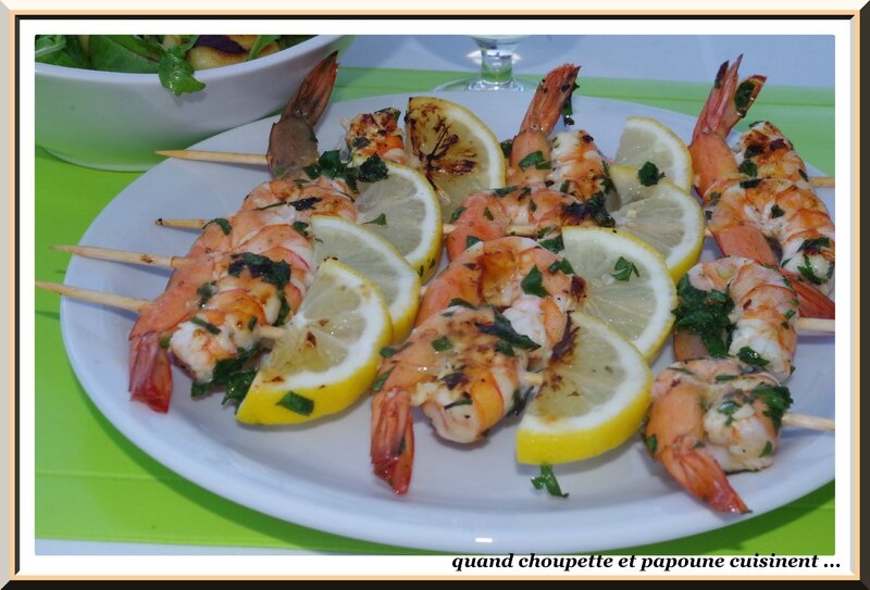 brochettes de gambas et salade de gnocchi-4196