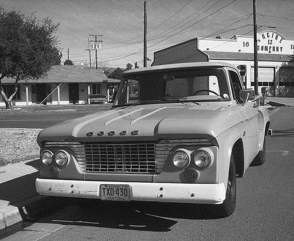 731px-1961_Dodge_100_(1976)