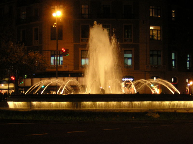 BARCELONE - FONTAINE LA NUIT
